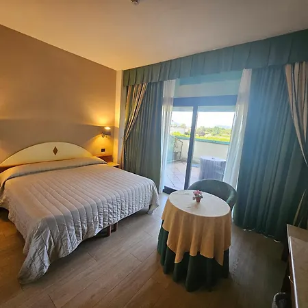 Le Hotel